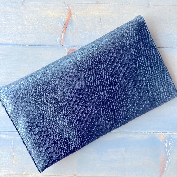 Black Clutch - Picture 3 of 4